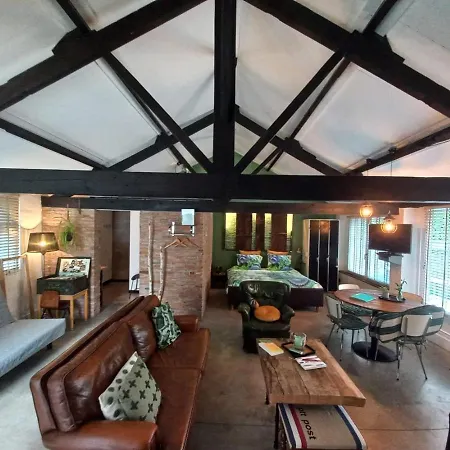 Loft 21 Bed and breakfast Ravels
